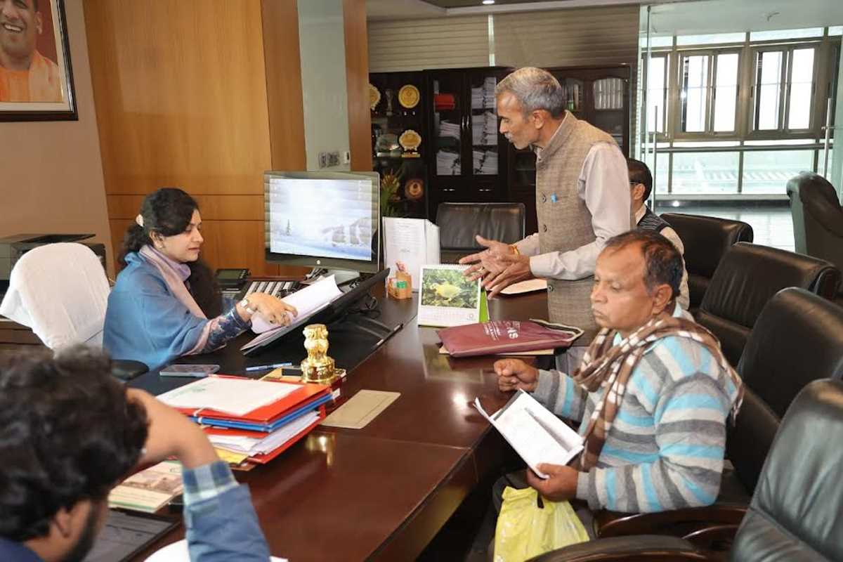 जनसुनवाई में प्राधिकरण की सीईओ ने लापरवाई बरतने पर जताई नाराजगी